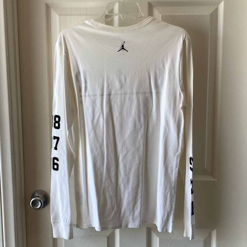 Air Jordan White Long Sleeve Shirt Size M - Picture 9 of 11
